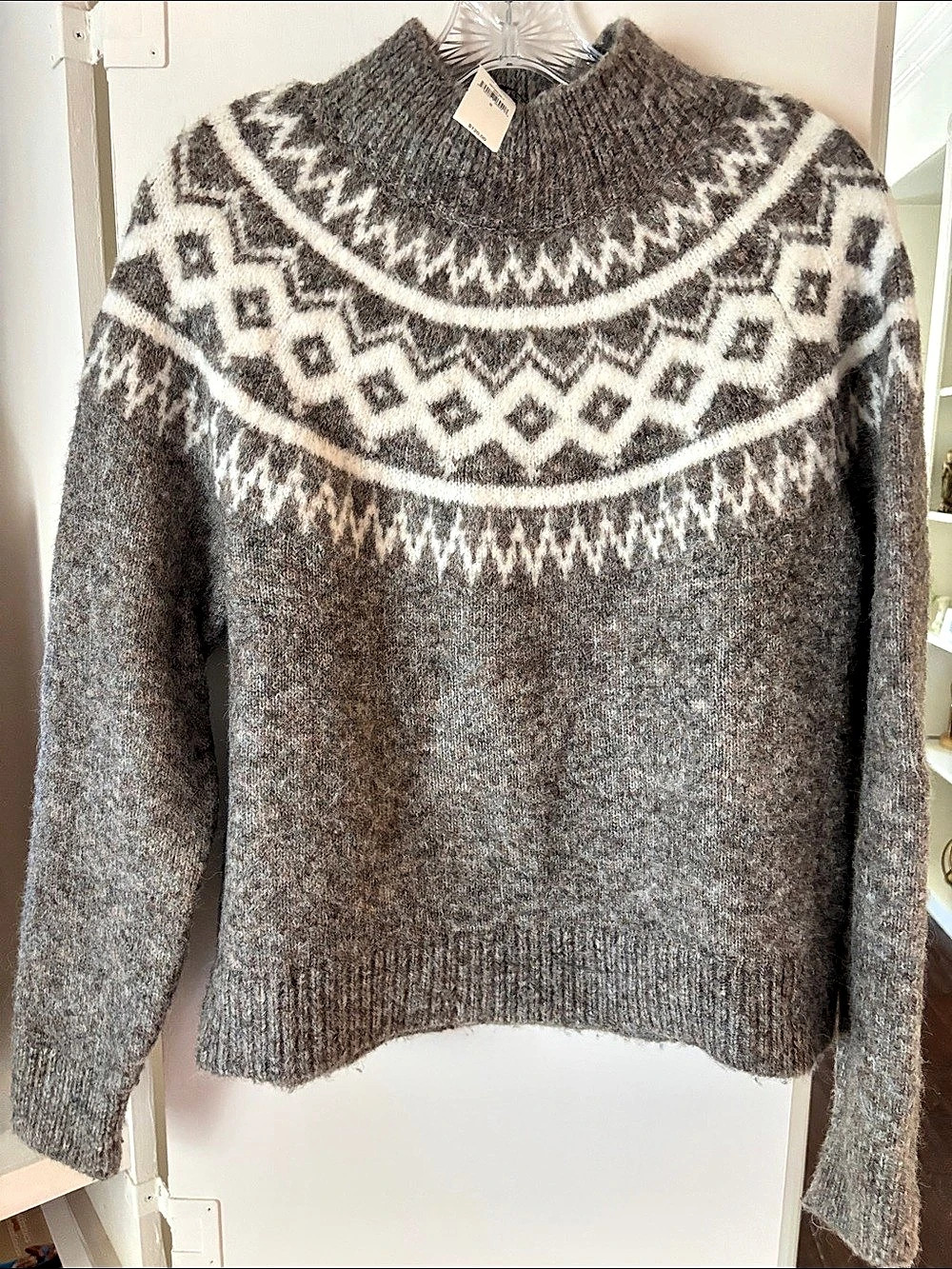 Banana Republic Geometric Fair Isle Sweater Gray & White Small NWT